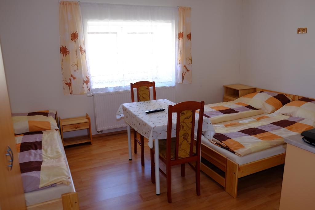 雷德尼斯 Ubytovani U Maminky旅馆 外观 照片